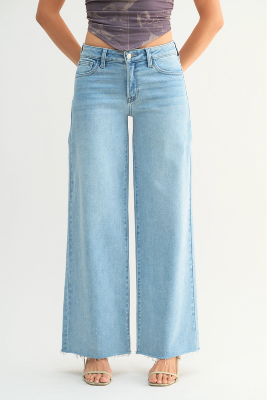 Relaxed Wide Leg Jeans