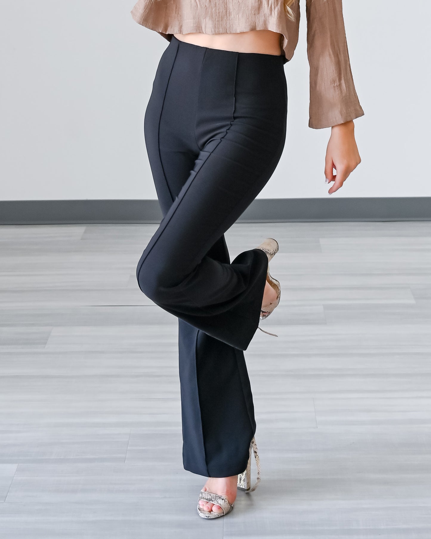Piped Seam Stretch Pants