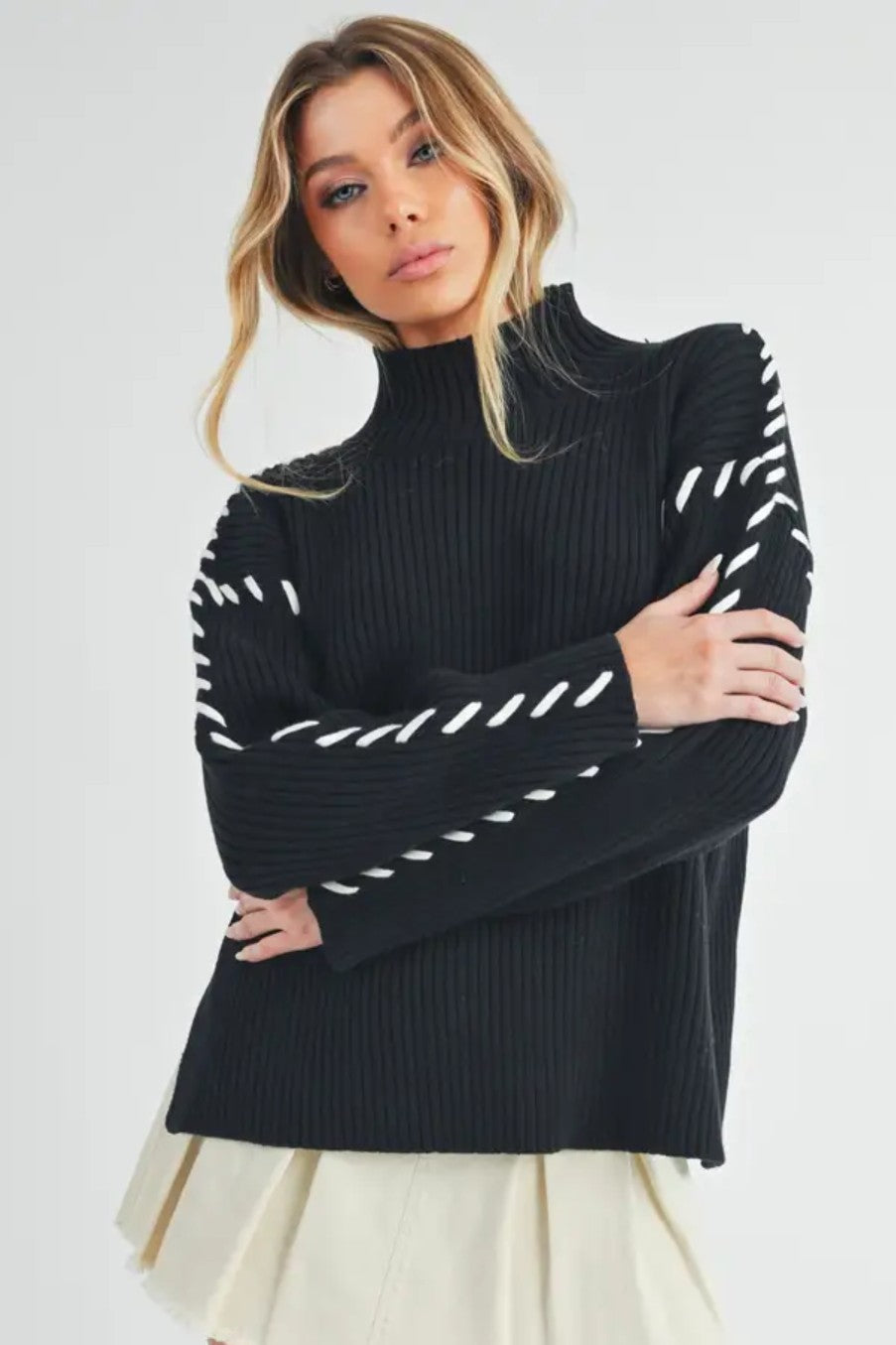 So Striking Contrast Hem Mock Turtleneck Sweater